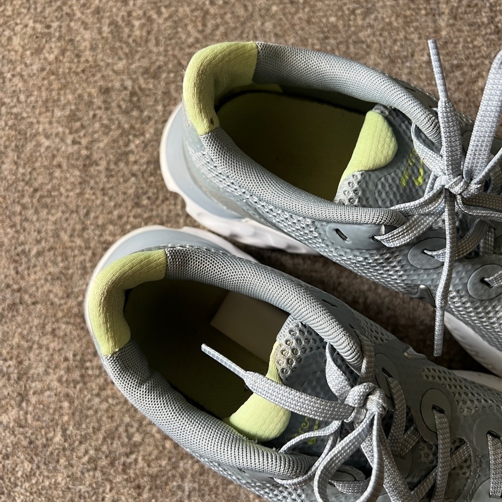 Nike Renew Athletic Sneakers Womens 8.5 Running Jogging Workout Grey Gym Shoes - Picture 7 of 10